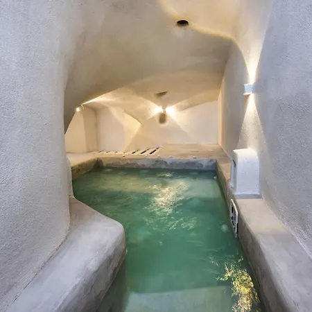 Casa de Férias Gilbert's Cave With Cave Jacuzzi Megalochori (Santorini)