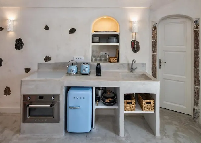 Gilbert's Cave With Cave Jacuzzi * Megalochori (Santorini)