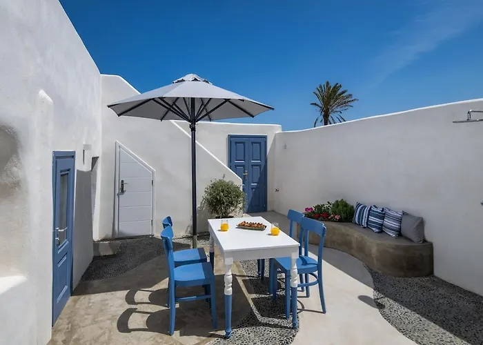 Gilbert's Cave With Cave Jacuzzi * Megalochori (Santorini)