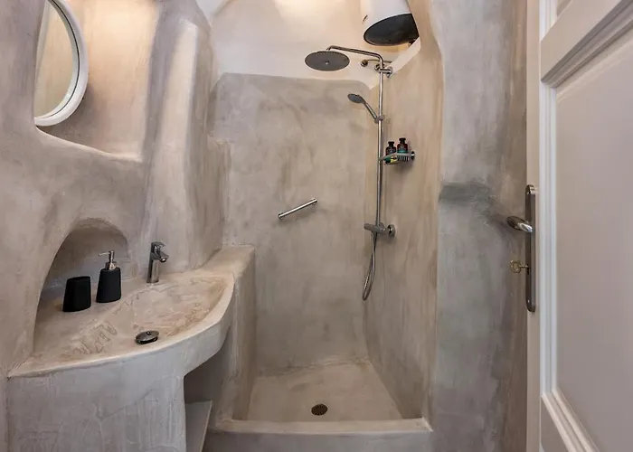 Gilbert's Cave With Cave Jacuzzi