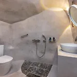 Gilbert's Cave With Cave Jacuzzi Megalochori (Santorini)