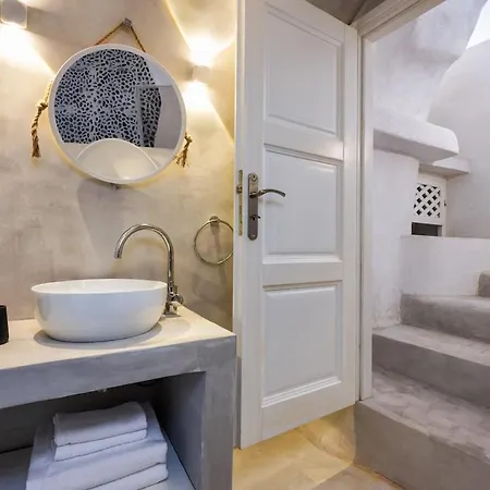 Gilbert's Cave With Cave Jacuzzi * メガロホリ